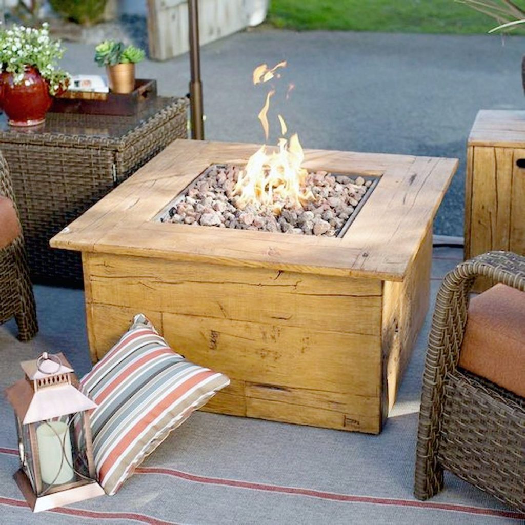 Amazing DIY Backyard Firepit For Cozy Winter