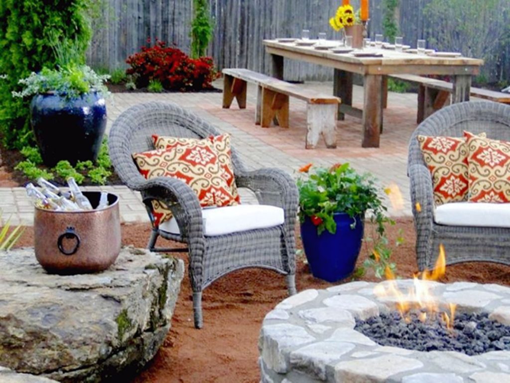 Awesome Backyard Fire Pit Ideas With Seating Area