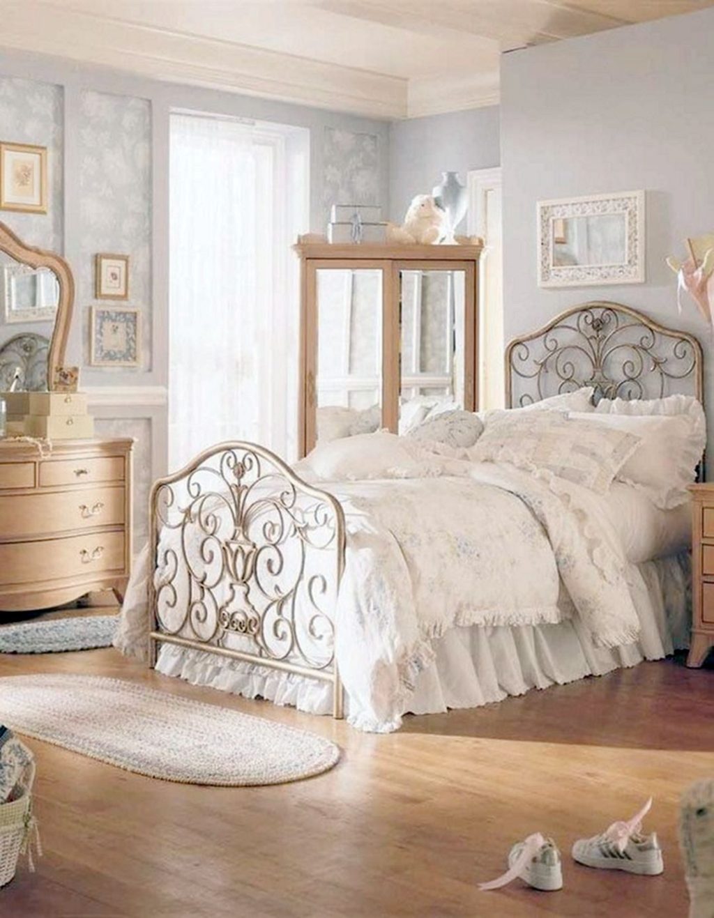 Popular Vintage Bedroom Decor Ideas
