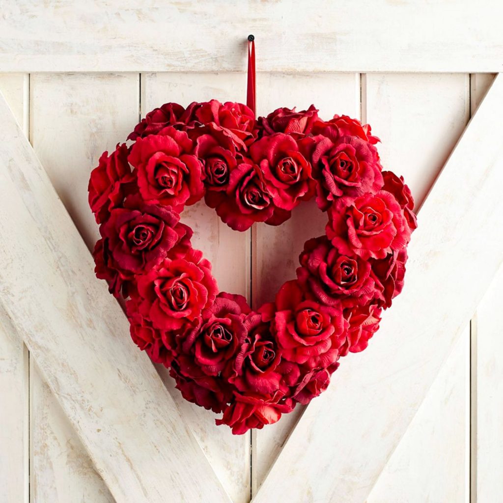 Red Rose Decor Valentine Wreath