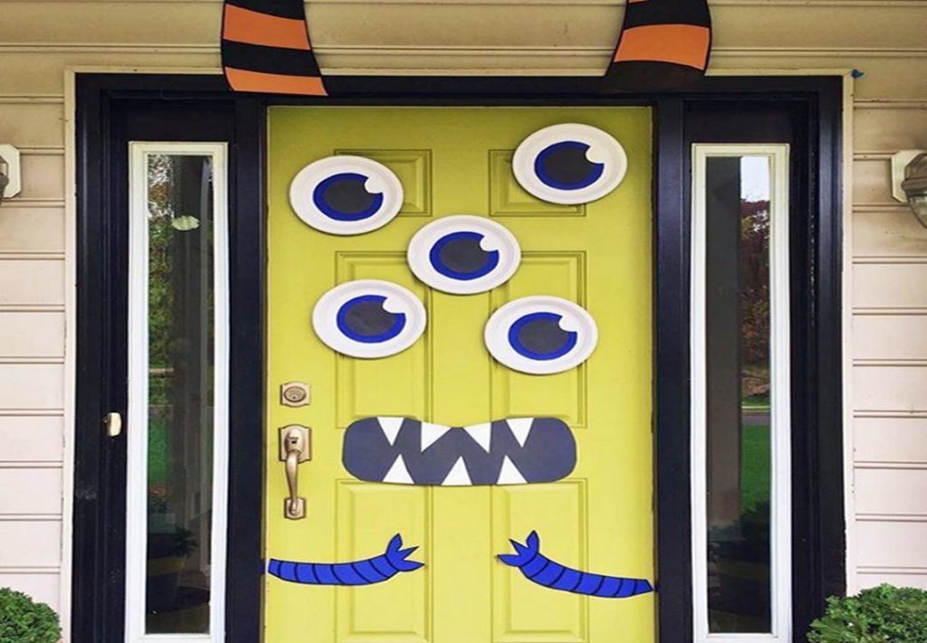 Cute Halloween Door decoration on tr decor-modern com