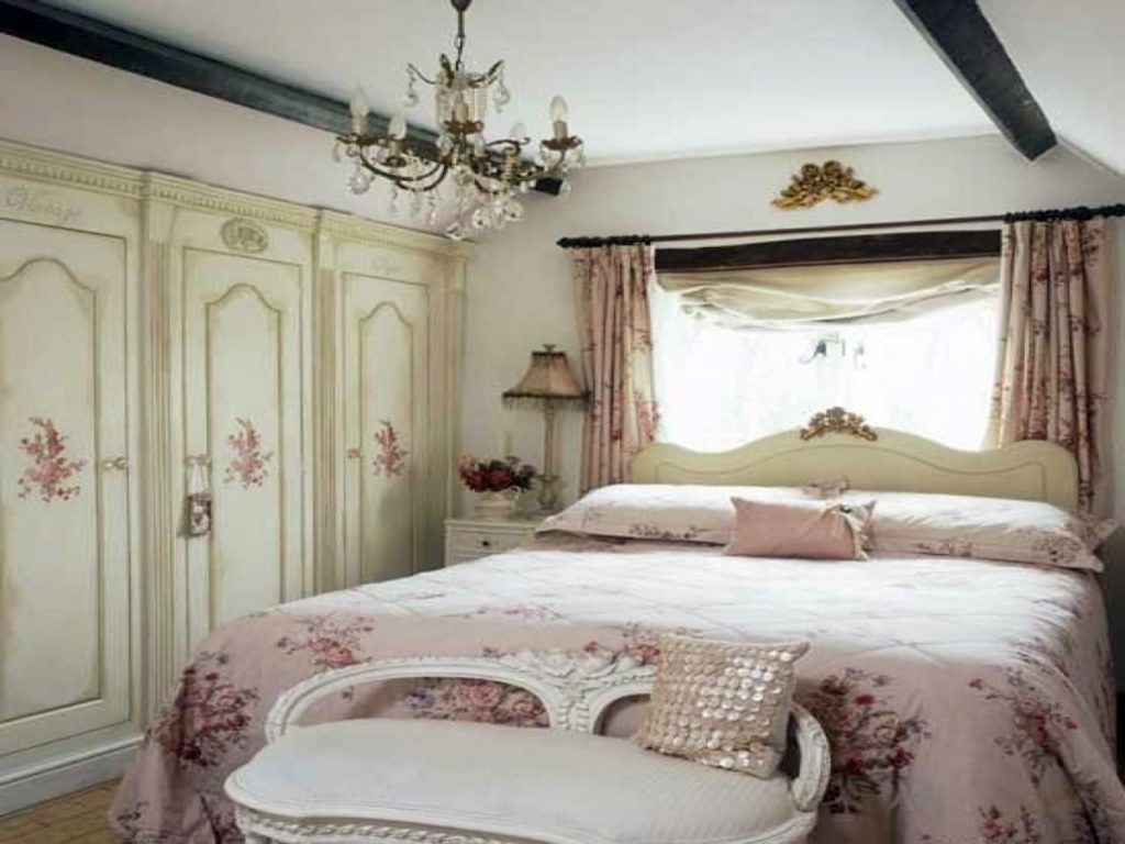 Diy Shabby Chic Bedroom Romantic look on Decorato decoratorist com