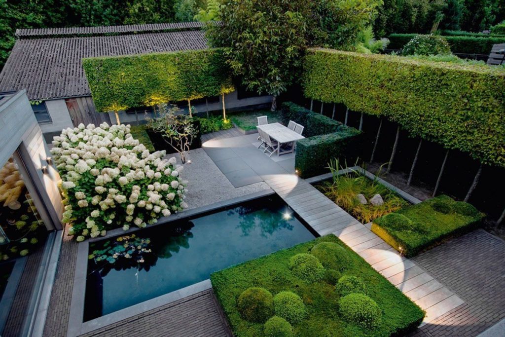 Interesting Minimalist Garden Design