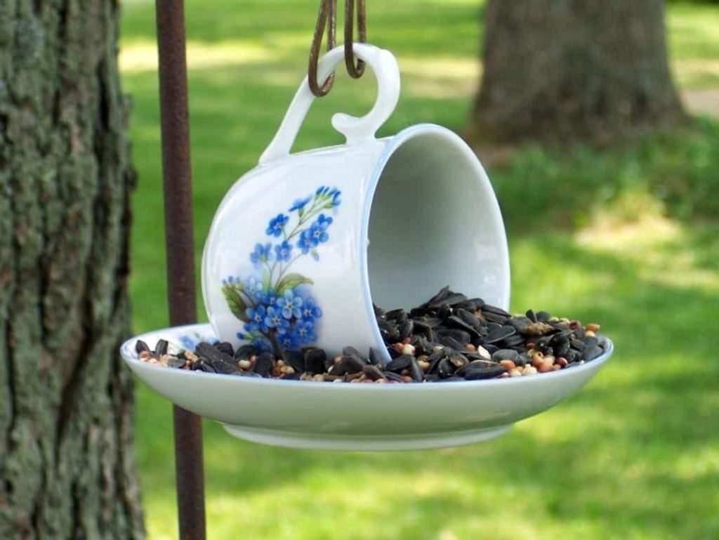 Teacup Bird Feeders Diy Very Easy source decoratorist.com