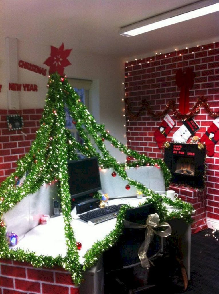 Attractive Office Christmas Decoration Ideas