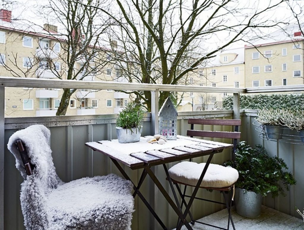 Awesome Winter Balcony Apartment