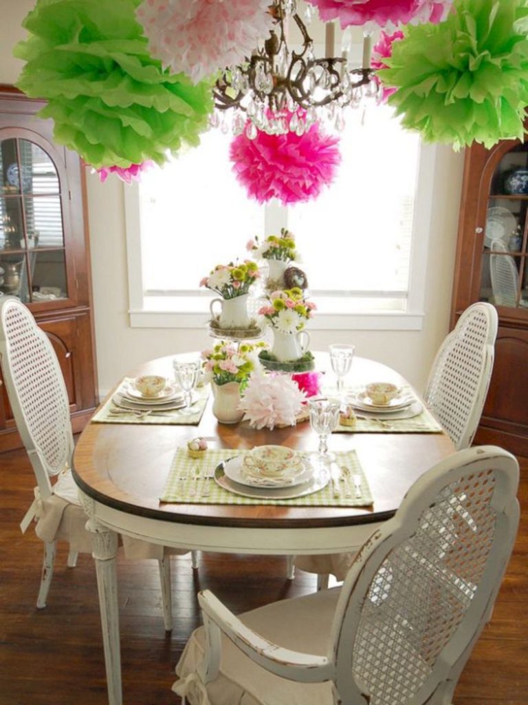 Beautiful Table Arrangements For Welcoming Spring