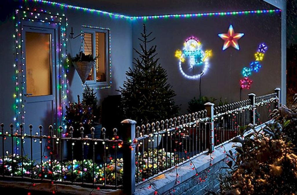 Dazzling Christmas Lights Decoration Ideas You'll Love via superhitideas