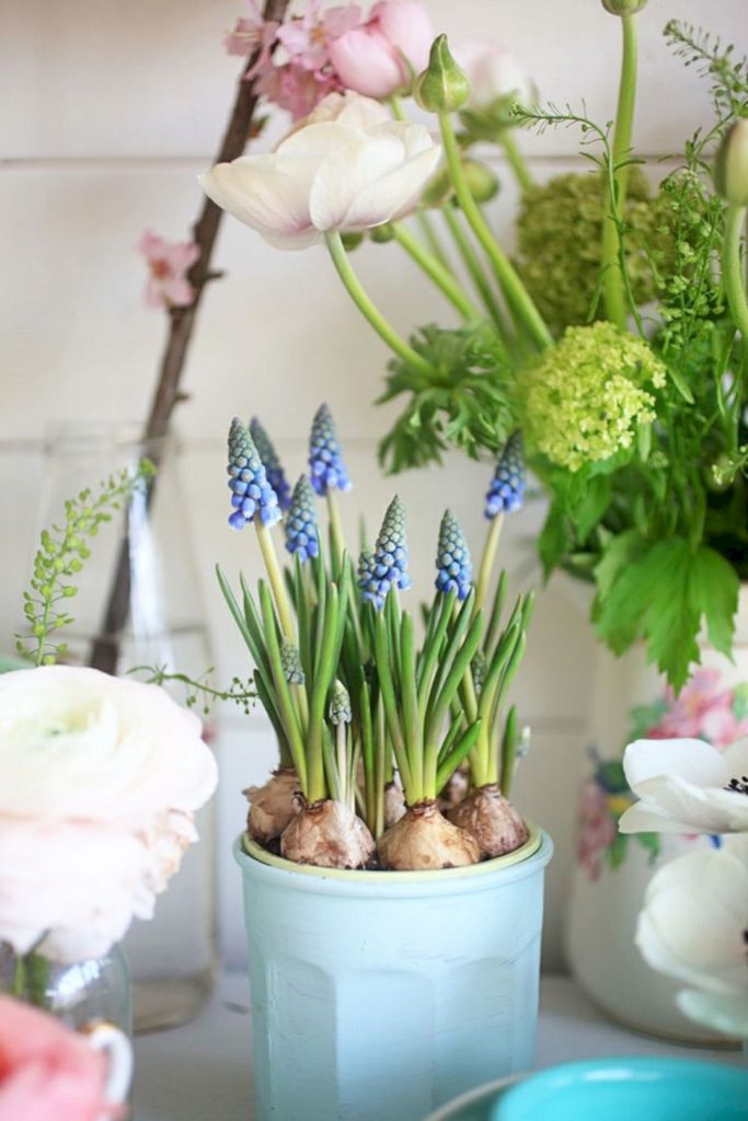 Stunning Flower Arrangements For Spring Home Decoration