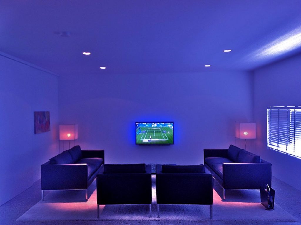 Indoor Neon led Room via Flickr
