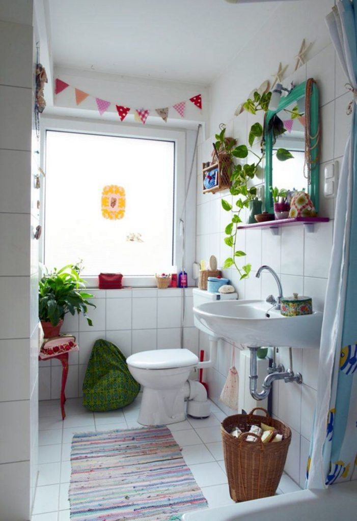 Small Bathroom Designs You'll Fall In Love With via housely