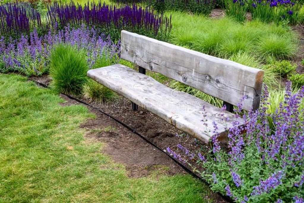 Wonderful Rustic garden bench via Dreams Time