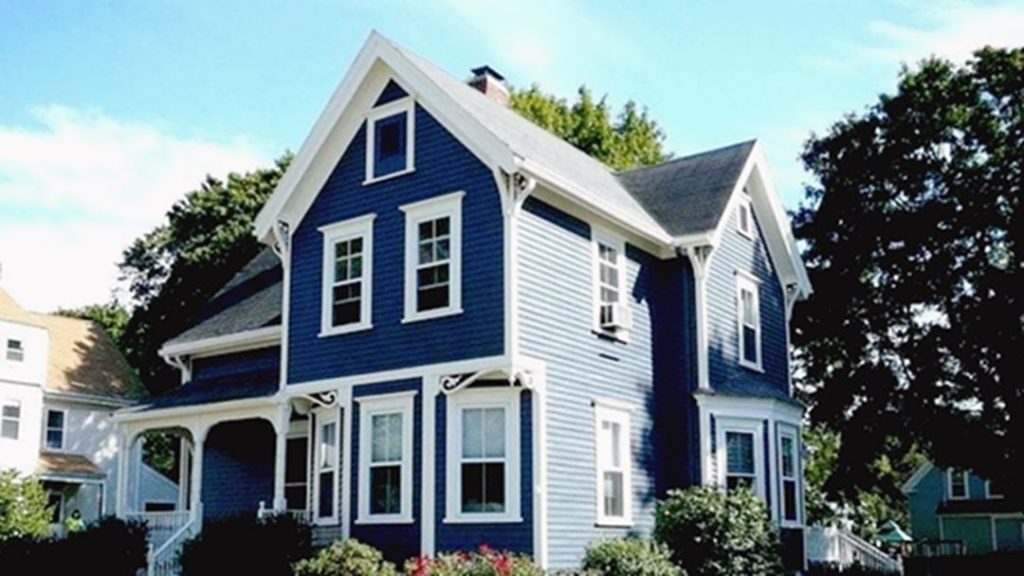 Beautiful Dutch Colonial Home With Blue Color Paint