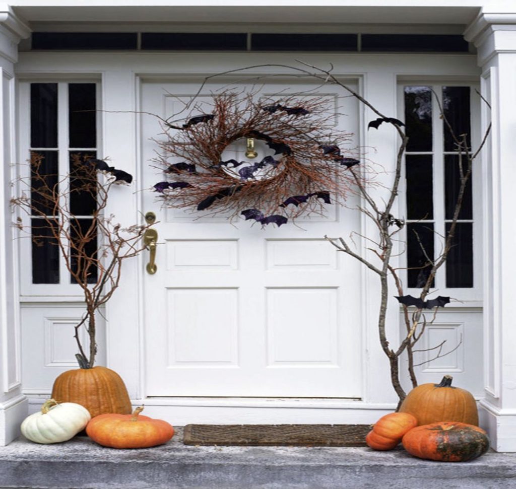 DIY Halloween Door Porch Ideas via effectivehouse com
