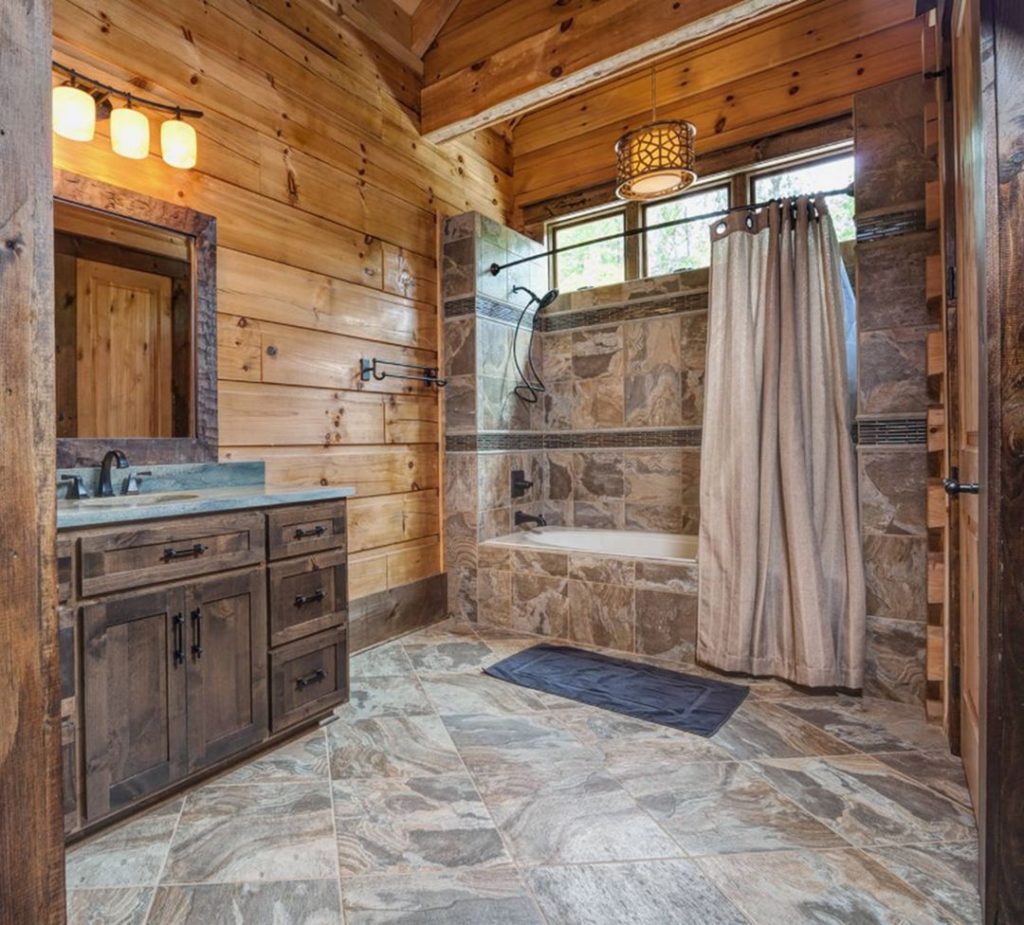 Gorgeous Rustic Bathroom Design