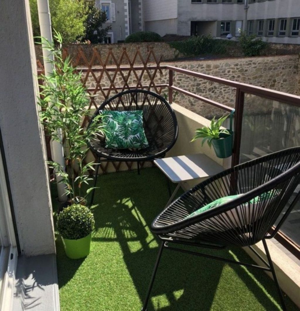 Minimalist Balcony Garden Ideas