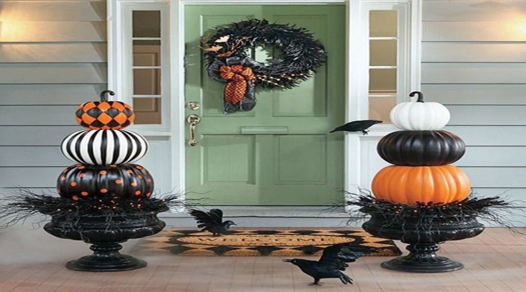 Unique DIY Halloween Wreaths and Ideas via homeisd com