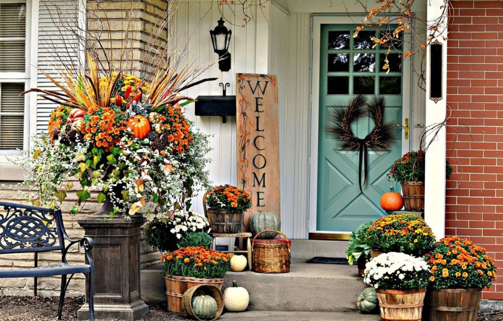 Amazing Fall Porch Decorating Ideas