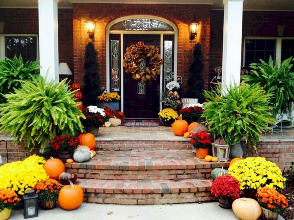 Awesome Fall Front Porch Door Decor Ideas