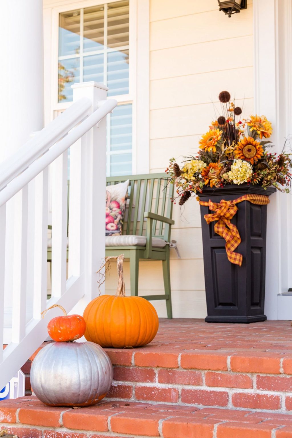 Creative Fall Front Porch Decoration