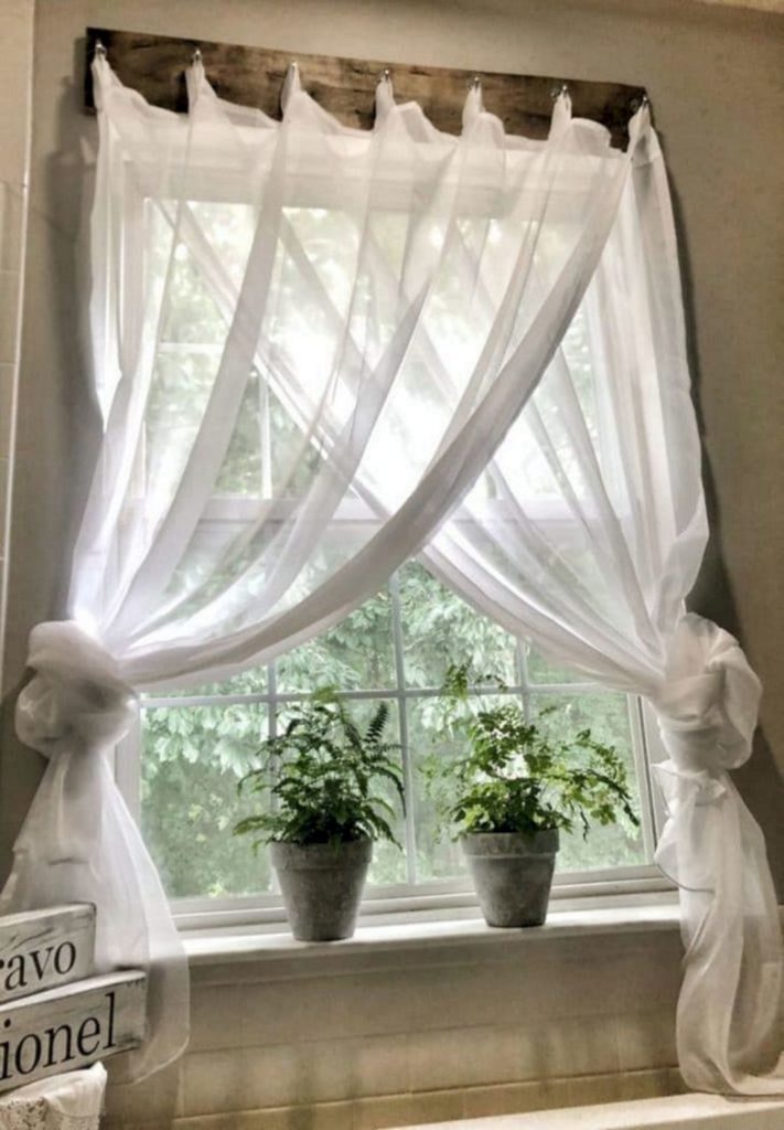 BEST SIMPLE FARMHOUSE WINDOW TREATMENTS STYLE YOU NEED TO KNOW source Dexorate