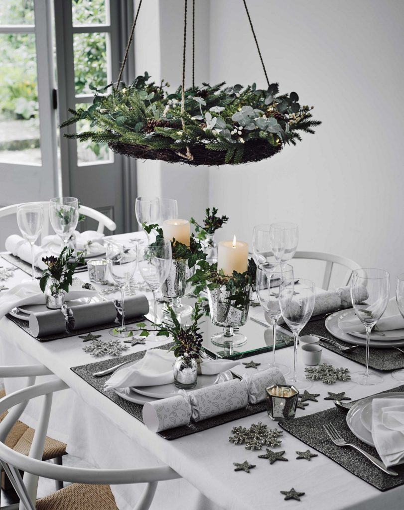 Beautiful ways to decorate your Christmas Table