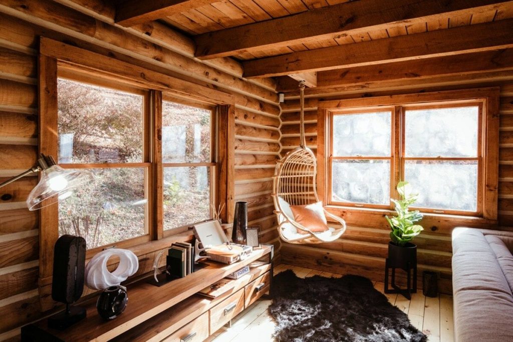 Simple Wooden Cabin Interio design source News Sport2