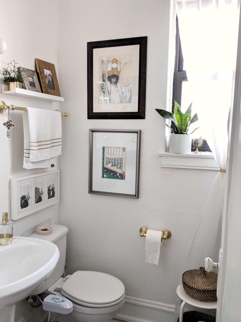 Small Bathroom Design & Storage Ideas source Apartment Therapy