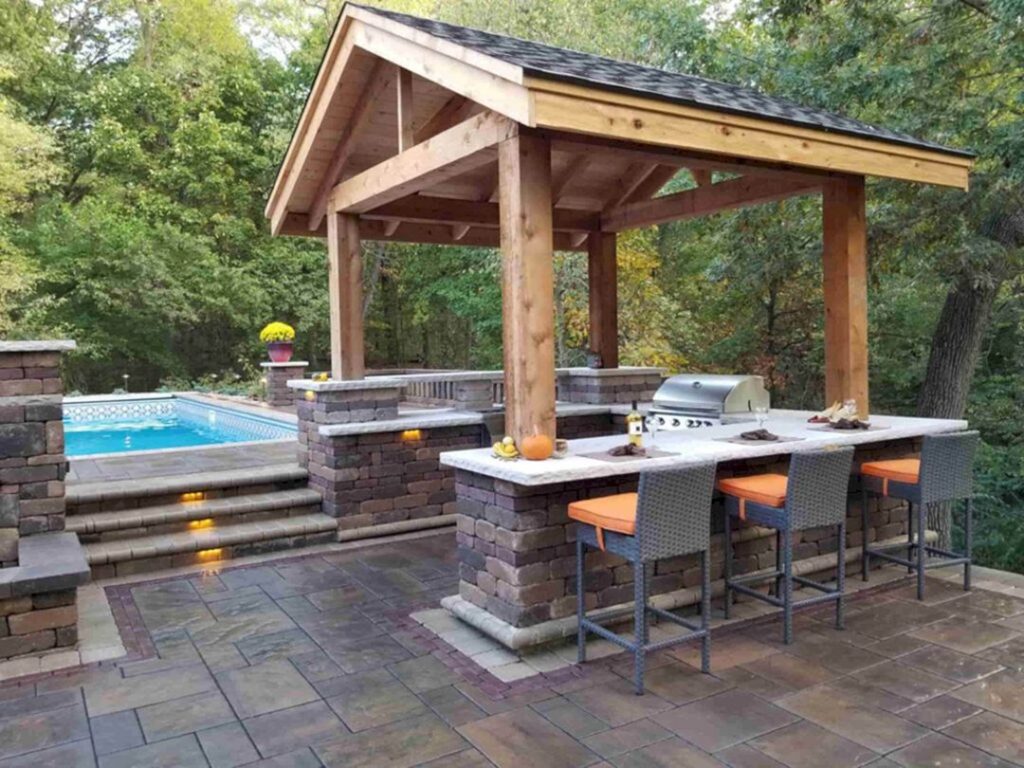 Small Outdoor Bar Designs That You Can Try