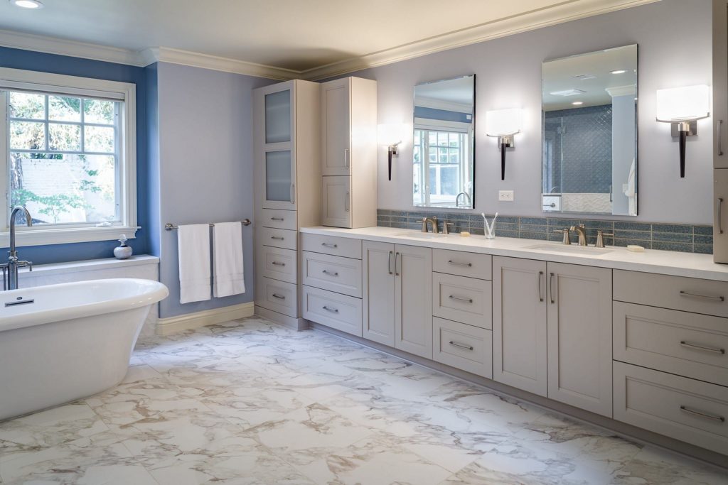 This Modern Master Bathroom You Must Try