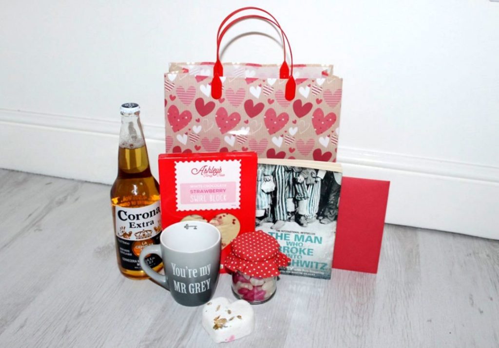 Valentines Day Gift Ideas for Men source Roseyhome