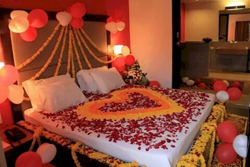 Valentine's Day Room decoration via moetoe