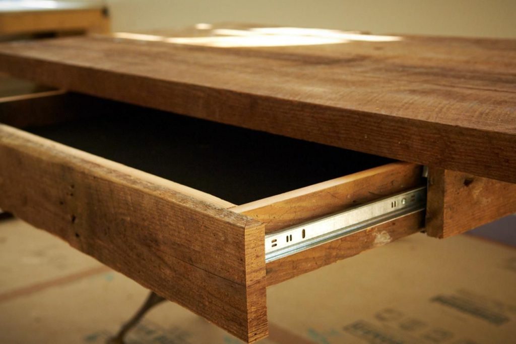 Wood Desk DIY source Gidvo