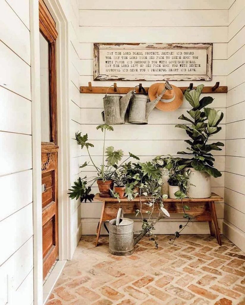 Charming and Budget Friendly Farmhouse Entryway