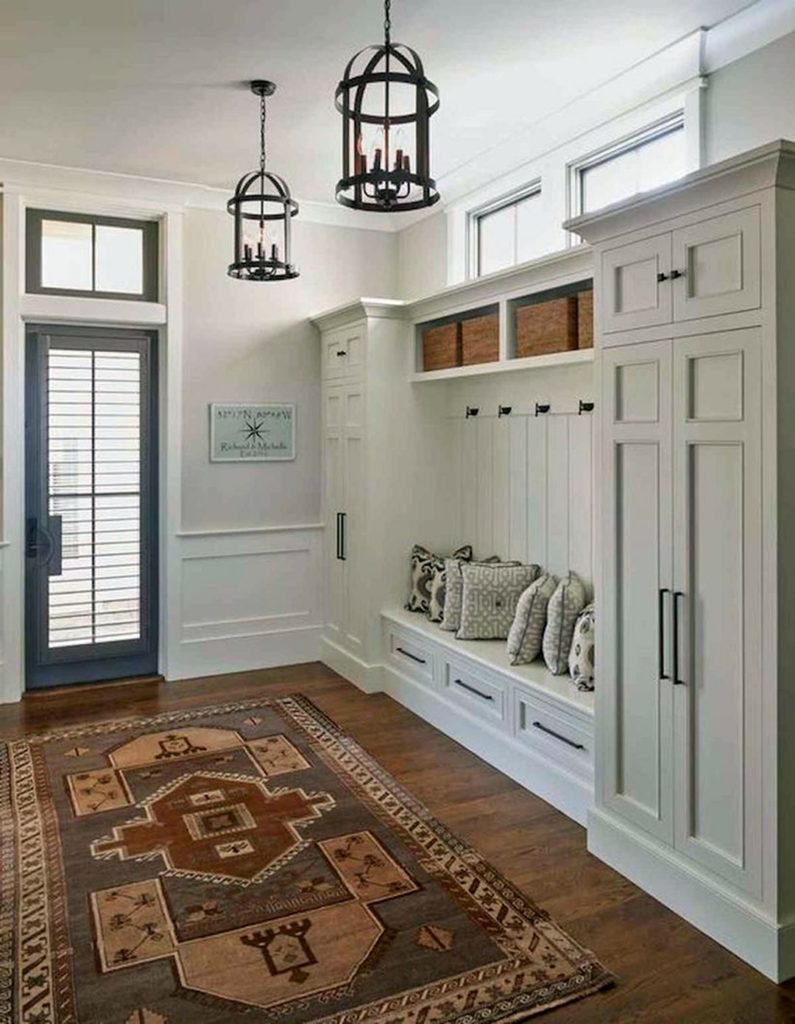 Neat Entryway Wardrobe Ideas for the Perfectionist